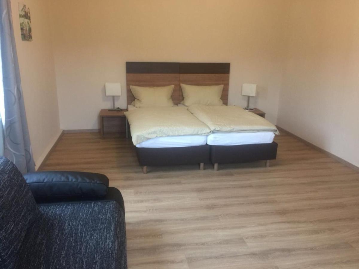 Jujhar's Gästehaus Wasserburg Zimmer foto